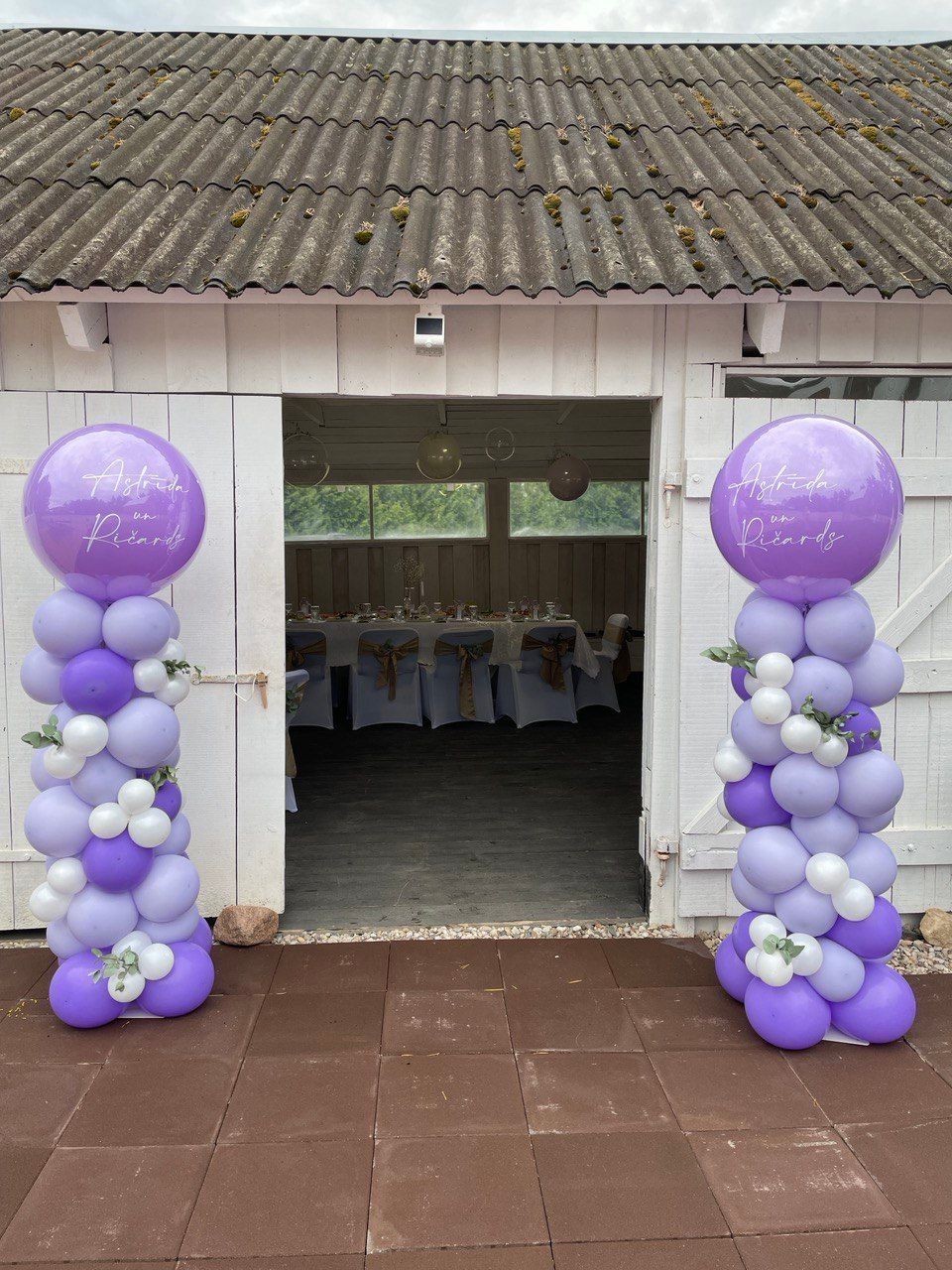 balloon pillar, entry, personalised balloons, corparate balloons cork